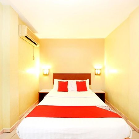 Super Oyo 447 Comfort Hotel Meru Klang Eksteriør billede