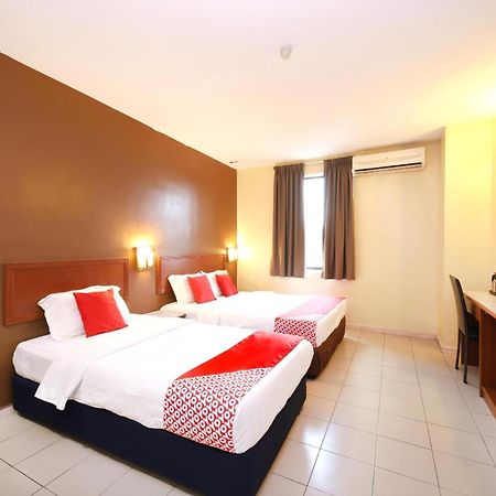Super Oyo 447 Comfort Hotel Meru Klang Eksteriør billede