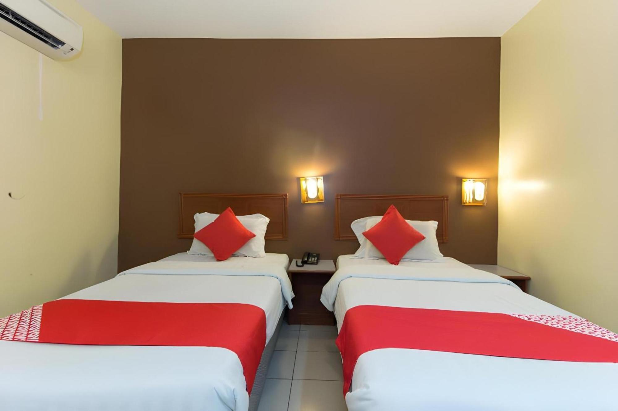 Super Oyo 447 Comfort Hotel Meru Klang Eksteriør billede