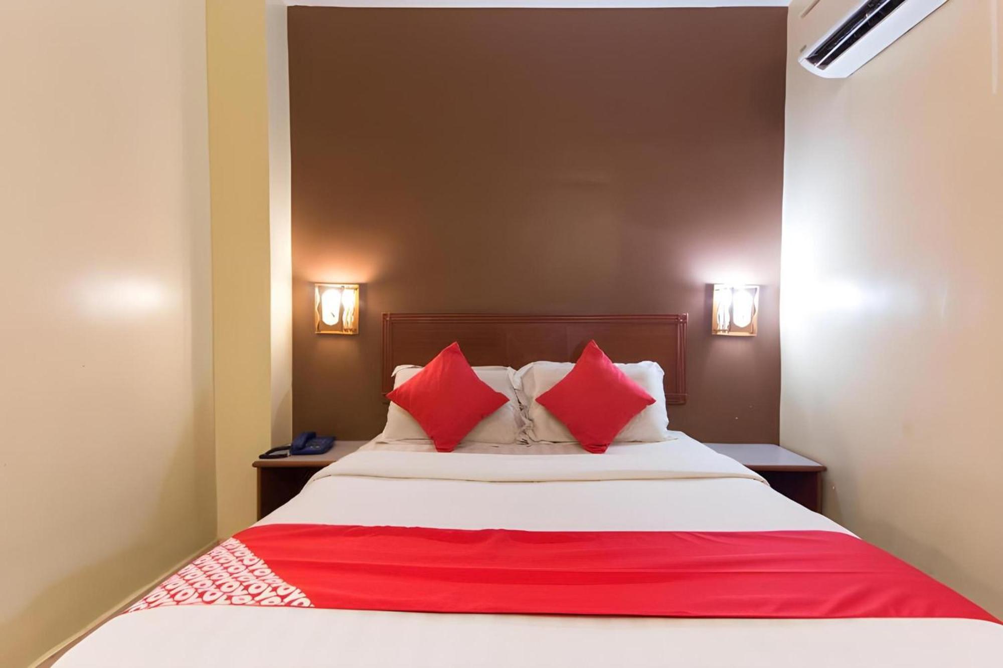 Super Oyo 447 Comfort Hotel Meru Klang Eksteriør billede