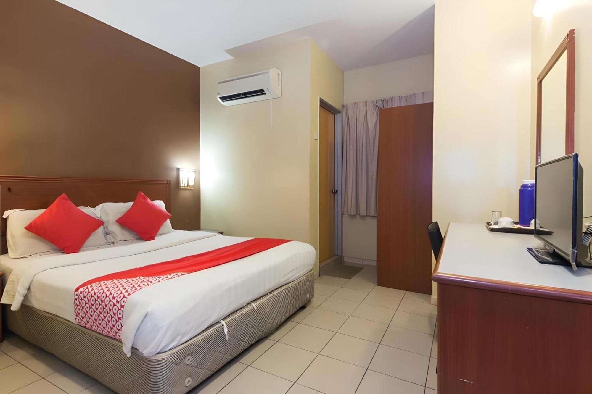 Super Oyo 447 Comfort Hotel Meru Klang Eksteriør billede