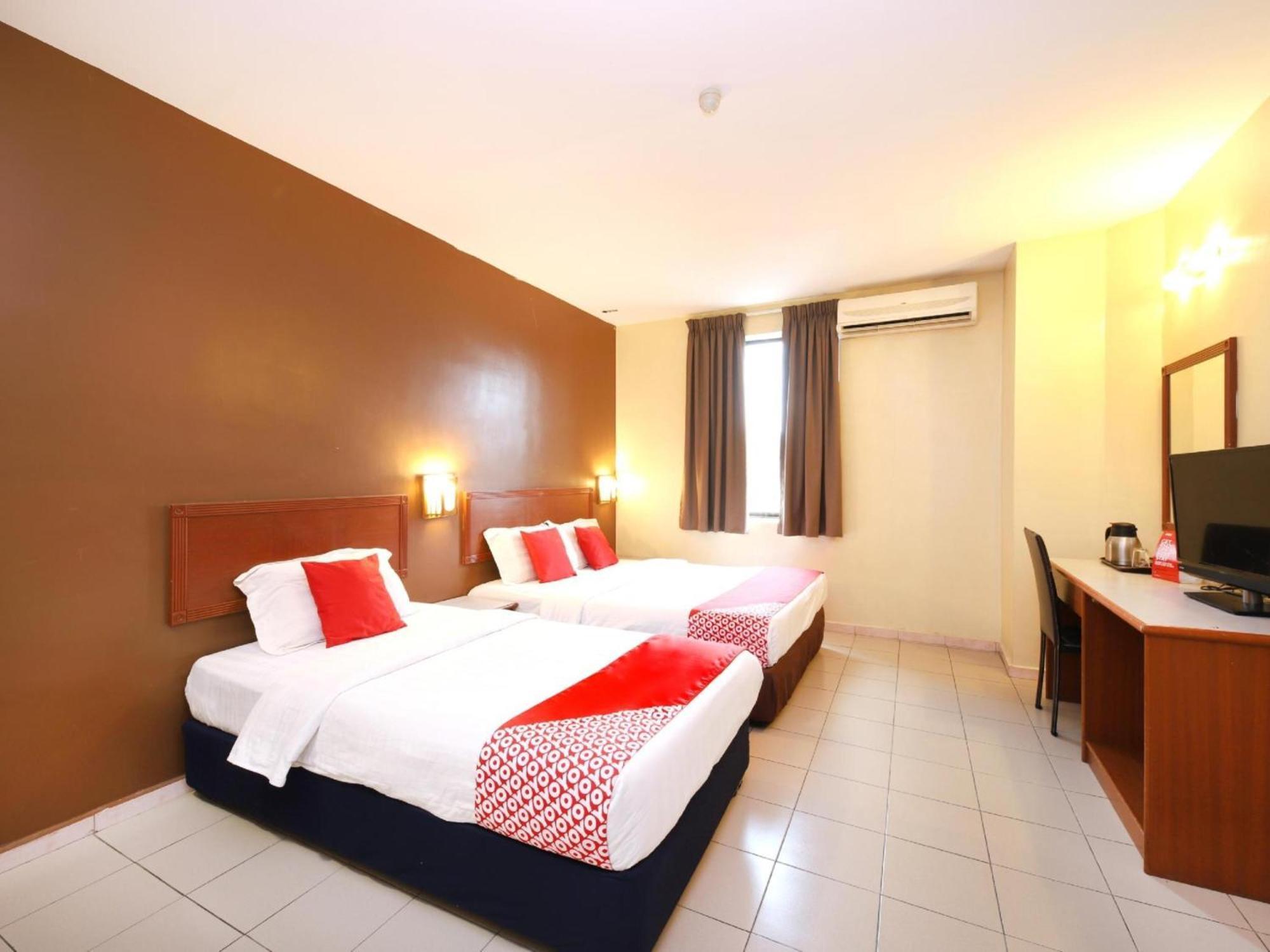 Super Oyo 447 Comfort Hotel Meru Klang Eksteriør billede