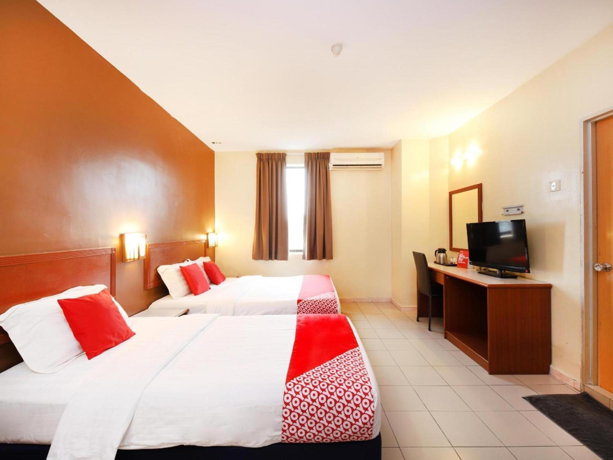 Super Oyo 447 Comfort Hotel Meru Klang Eksteriør billede