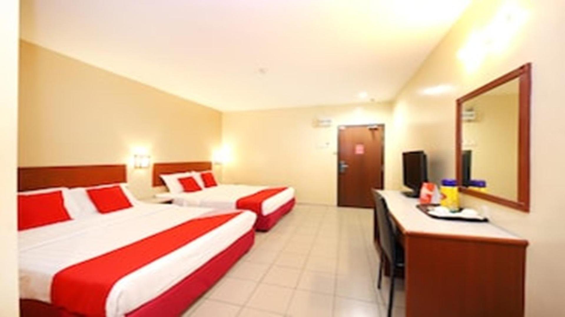 Super Oyo 447 Comfort Hotel Meru Klang Eksteriør billede